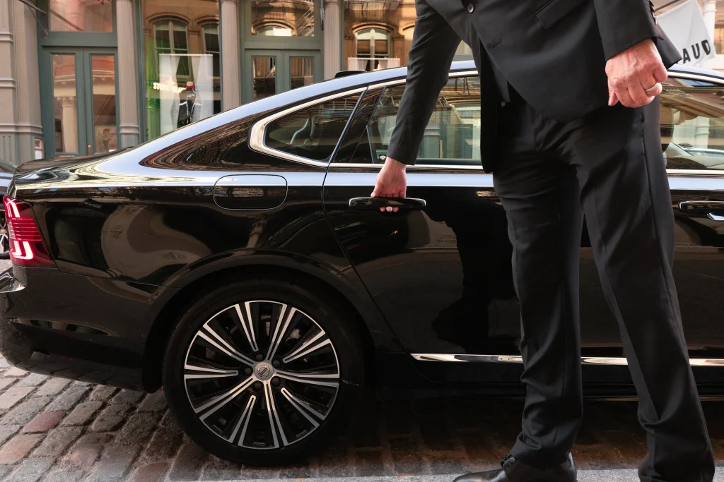 Why Executives Prefer NYC Executive Chauffeur Services in NYC Over Rideshare Apps